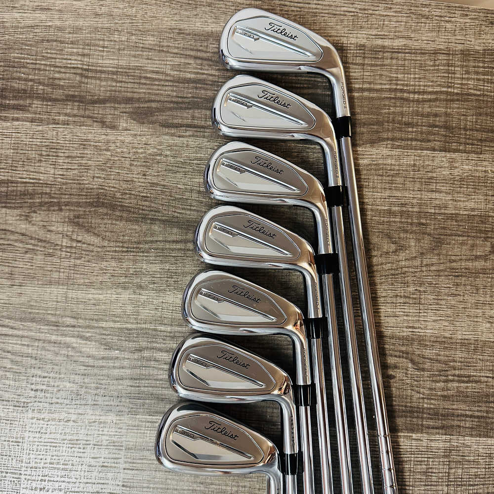 2023 T350 Iron Set 4-P / AMT Red Steel, Stiff