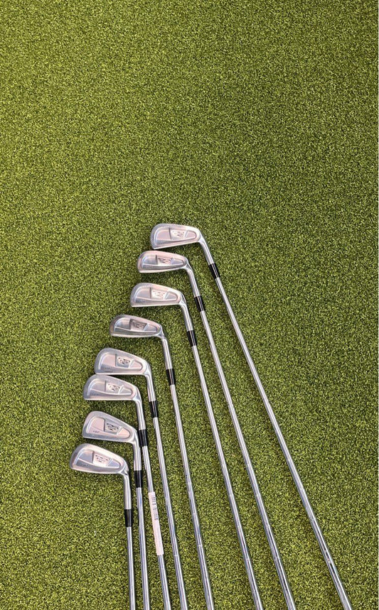 Mizunio ZOID PRO 3-PW Right Handed Dynamic Gold Stiff Good