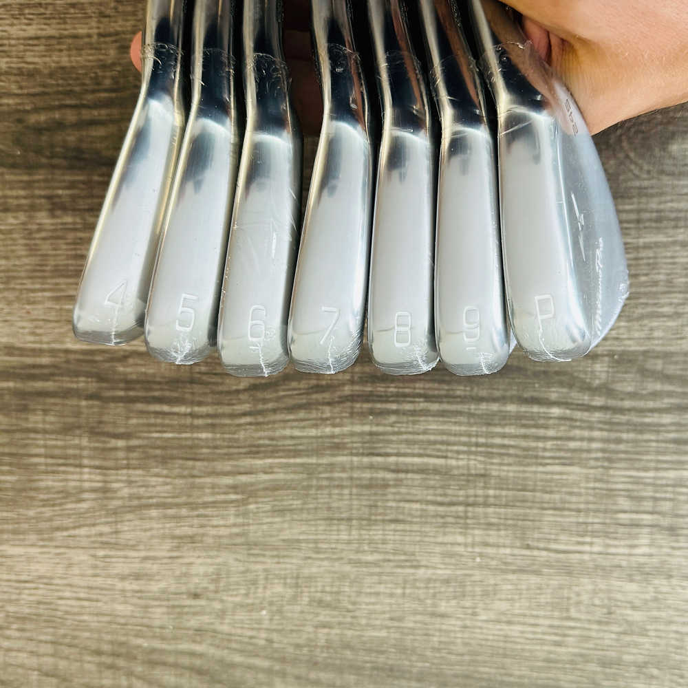 2024 Pro 245 Iron Set 4-P / Dynamic Gold Mid Steel, Regular