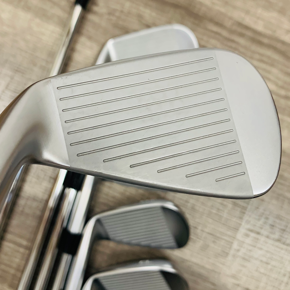 JPX 923 Tour Iron Set 4-P / Dynamic Gold Steel, Stiff