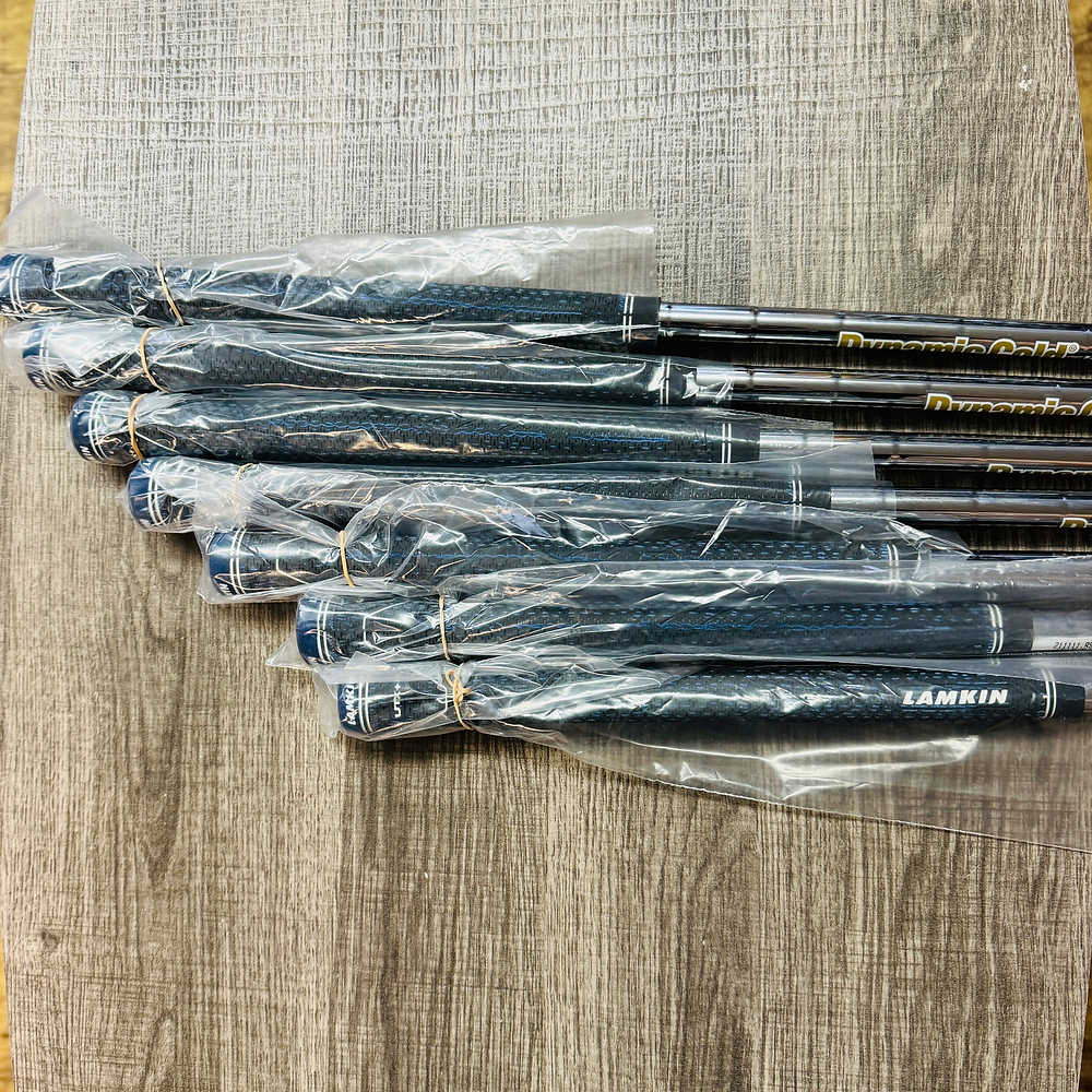 JPX 925 Hot Metal Pro Iron Set 4-P / Dynamic Gold a 105, Stif