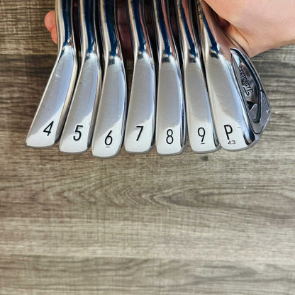 T200 Iron Set 4-P / AMT Black Steel, Stiff