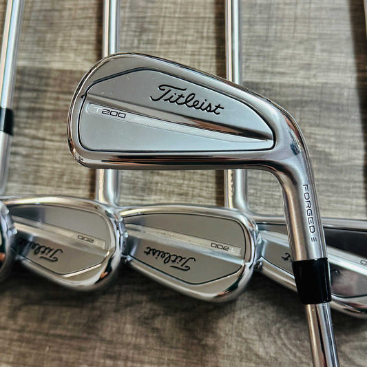 T200 2023 Iron Set 4-PW / AMT White Steel, X Stiff