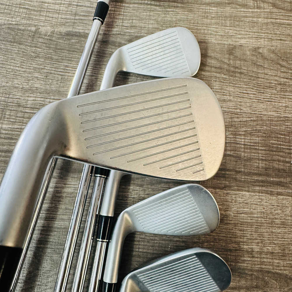 ZX4 Iron Set 5-A / NS Pro 950 GH Neo, Regular