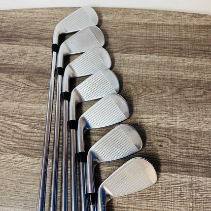 T200 Iron Set 4-P / AMT Black Steel, Stiff