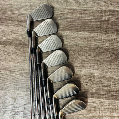 ZX7 MK II Black Iron Set 4-PW / Dynamic Gold Steel, X Stiff