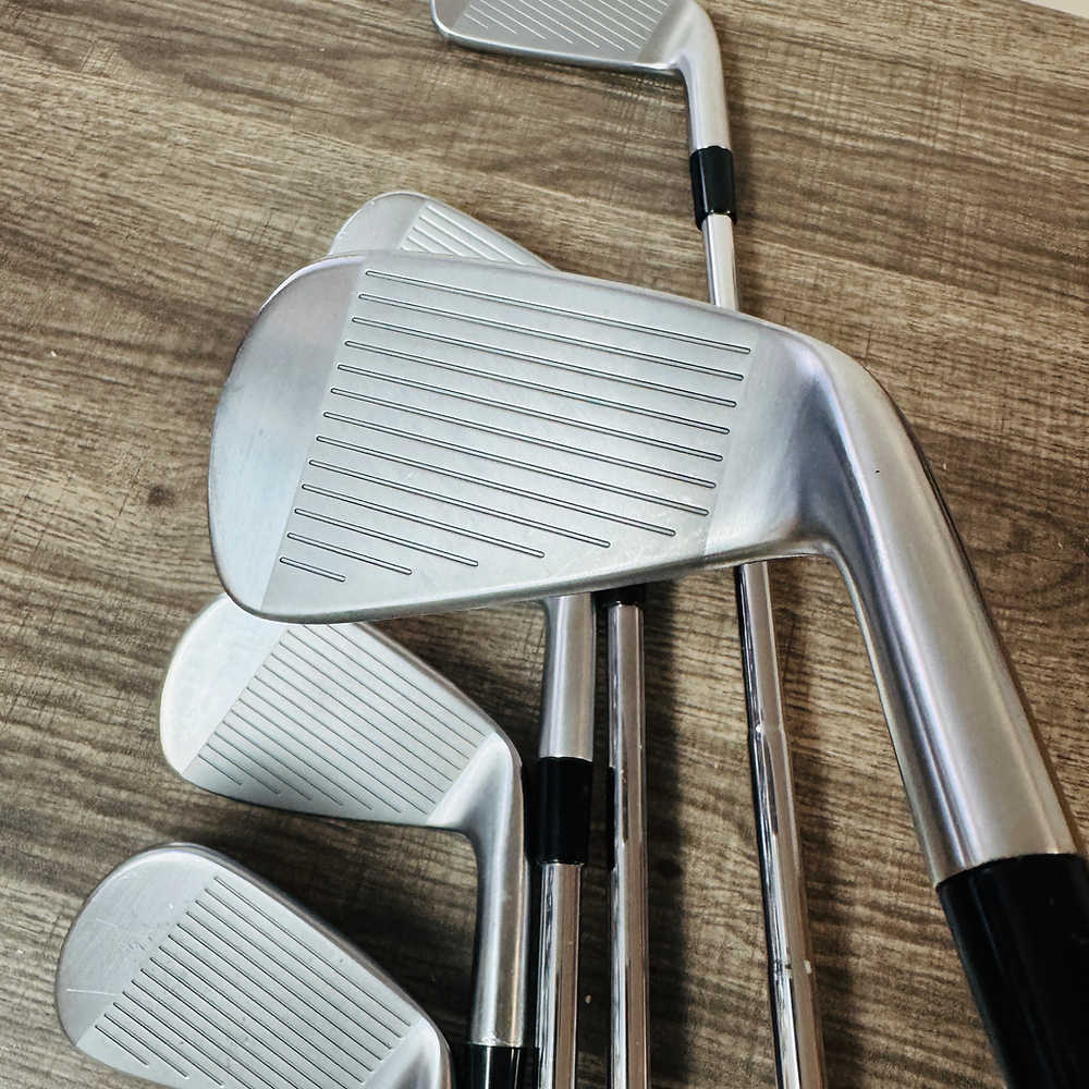 LH- P770 2024 Iron Set 4-9 / Dynamic Gold Mid Steel, X Stiff