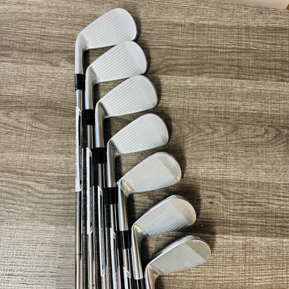 2024 P7CB Iron Set 4-P / Dynamic Gold Mid Steel, X Stiff