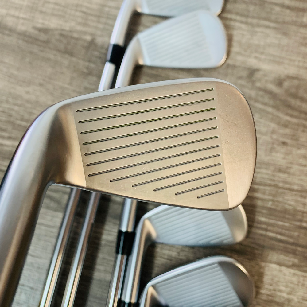 JPX 923 Tour Iron Set 4-P / Dynamic Gold Steel, Stiff