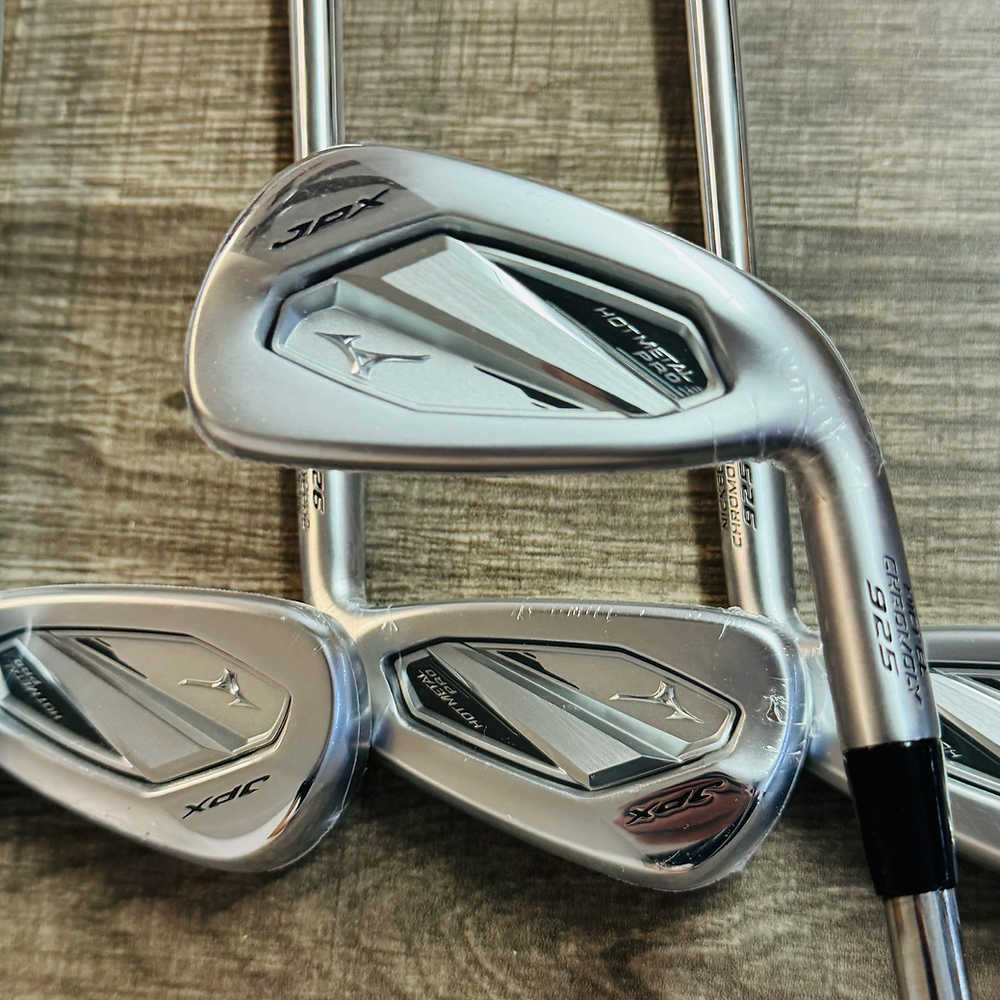 JPX 925 Hot Metal Pro Iron Set 4-P / Dynamic Gold a 105, Stif