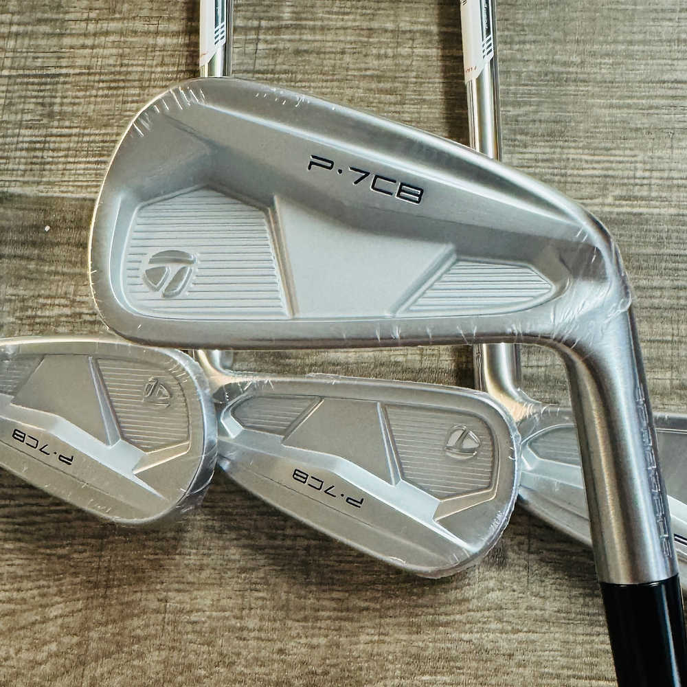 2024 P7CB Iron Set 4-P / Dynamic Gold Mid Steel, X Stiff