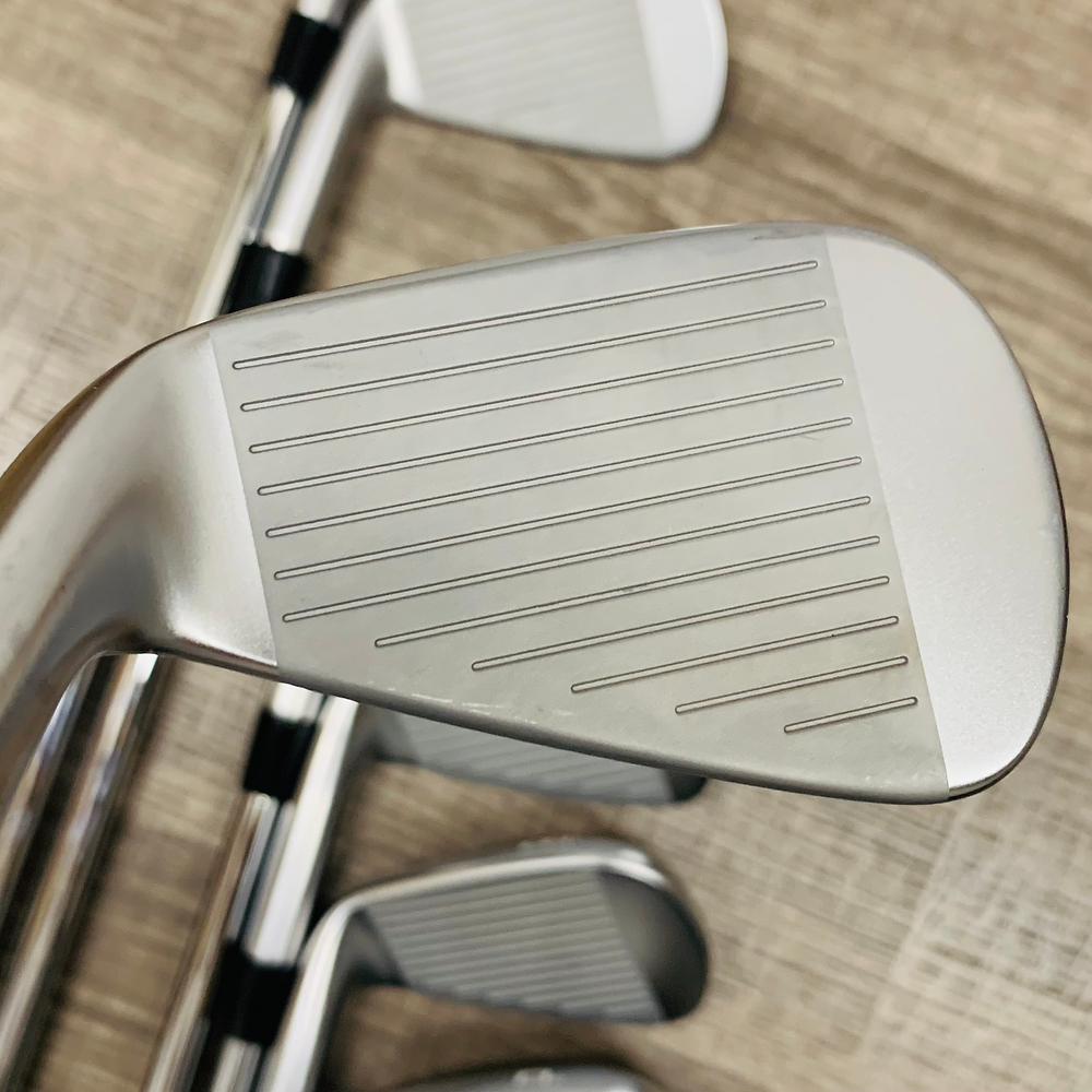 JPX 923 Tour Iron Set 4-P / Dynamic Gold Steel, Stiff