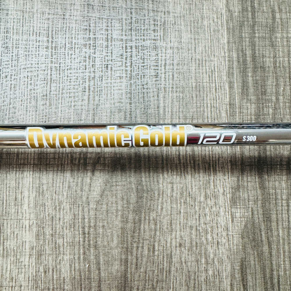 JPX 923 Tour Iron Set 4-P / Dynamic Gold Steel, Stiff