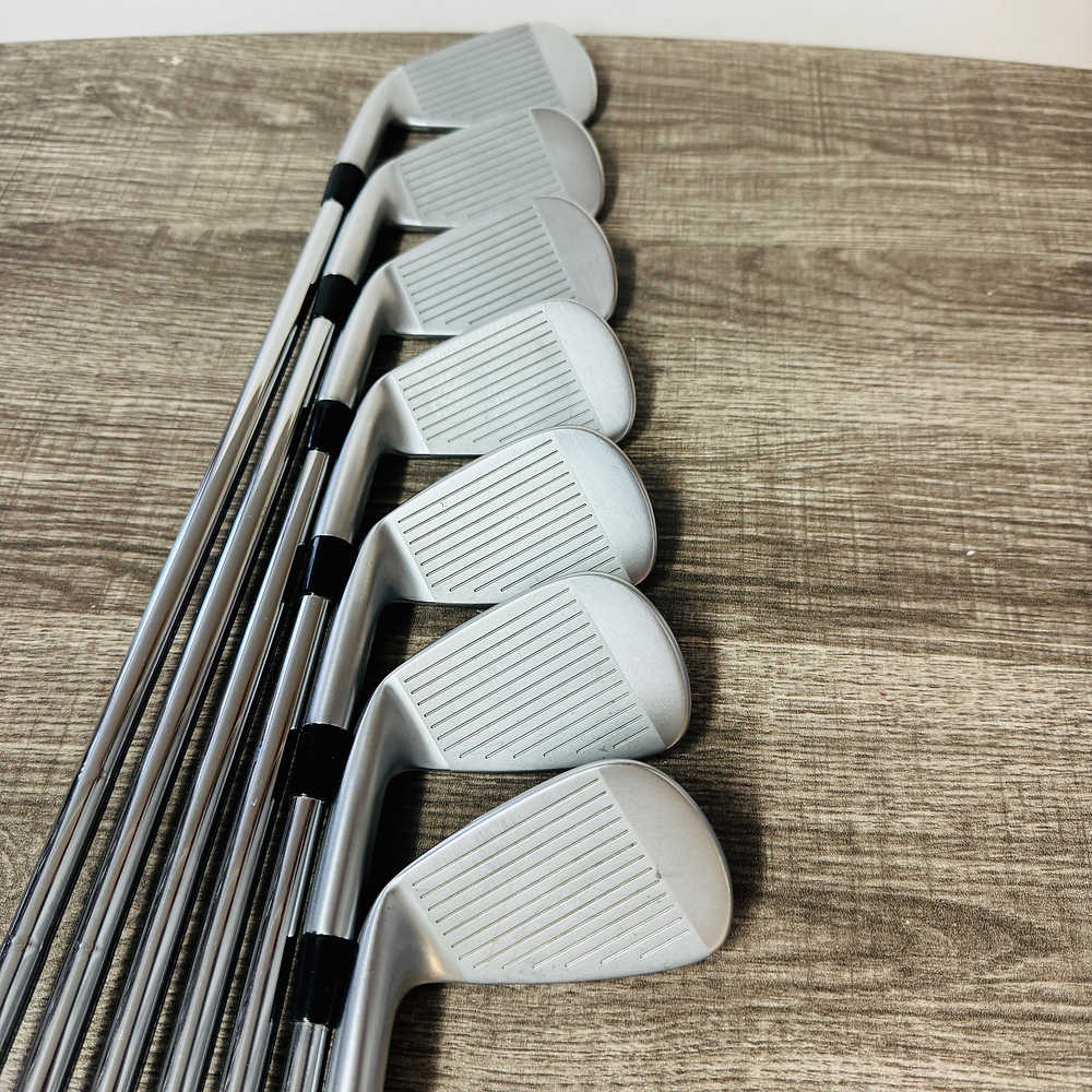 JPX 923 Tour Iron Set 4-P / Dynamic Gold Steel, Stiff