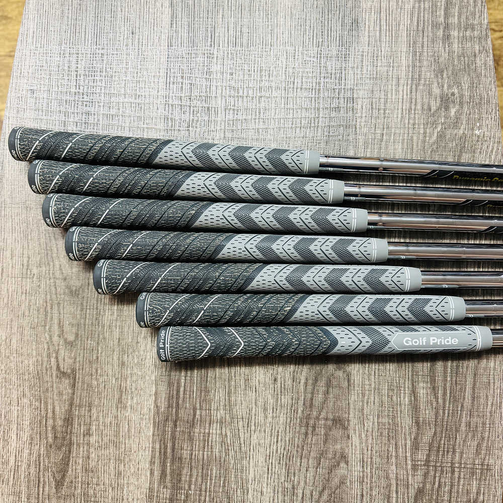 2024 Apex Pro Iron Set 4-PW / Dynamic Gold Mid Steel, X Stiff