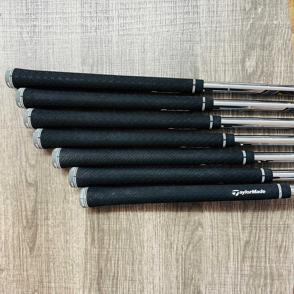 2024 P7CB Iron Set 4-P / Dynamic Gold Mid S300 115, Stiff