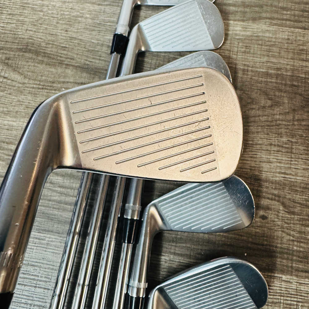 2024 Apex MB Iron Set 4-PW / Dynamic Gold Tour Issue, X Stiff