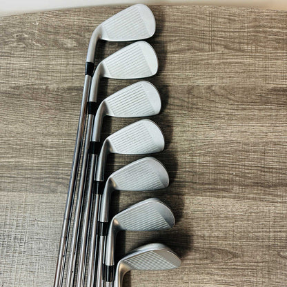 (+1") JPX 923 Hot Metal Iron Set 5-P,S / Dynamic Gold Steel, Stiff