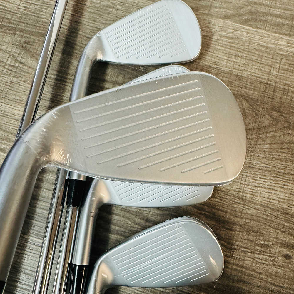 JPX 925 Hot Metal Iron Set 4-P / NS Pro 950 GH Neo 95, Regular