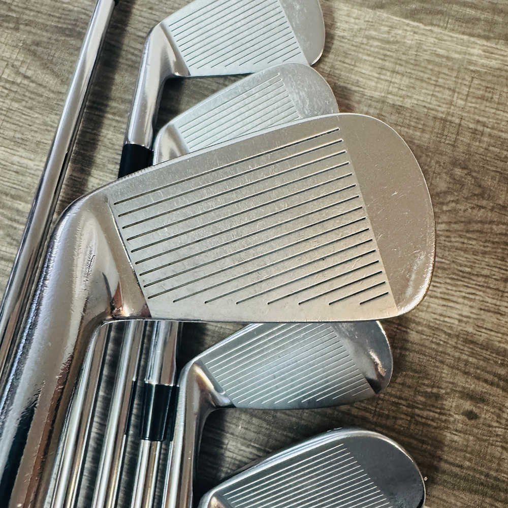 P7TW Iron Set 4-P / Project X Rifle 125g Steel, X Stiff