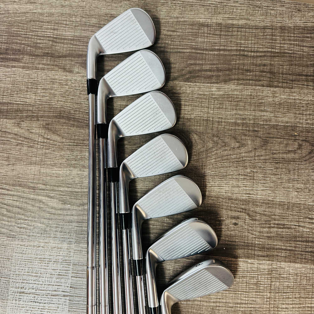 2024 Apex Pro Iron Set 4-PW / Dynamic Gold Mid Steel, X Stiff