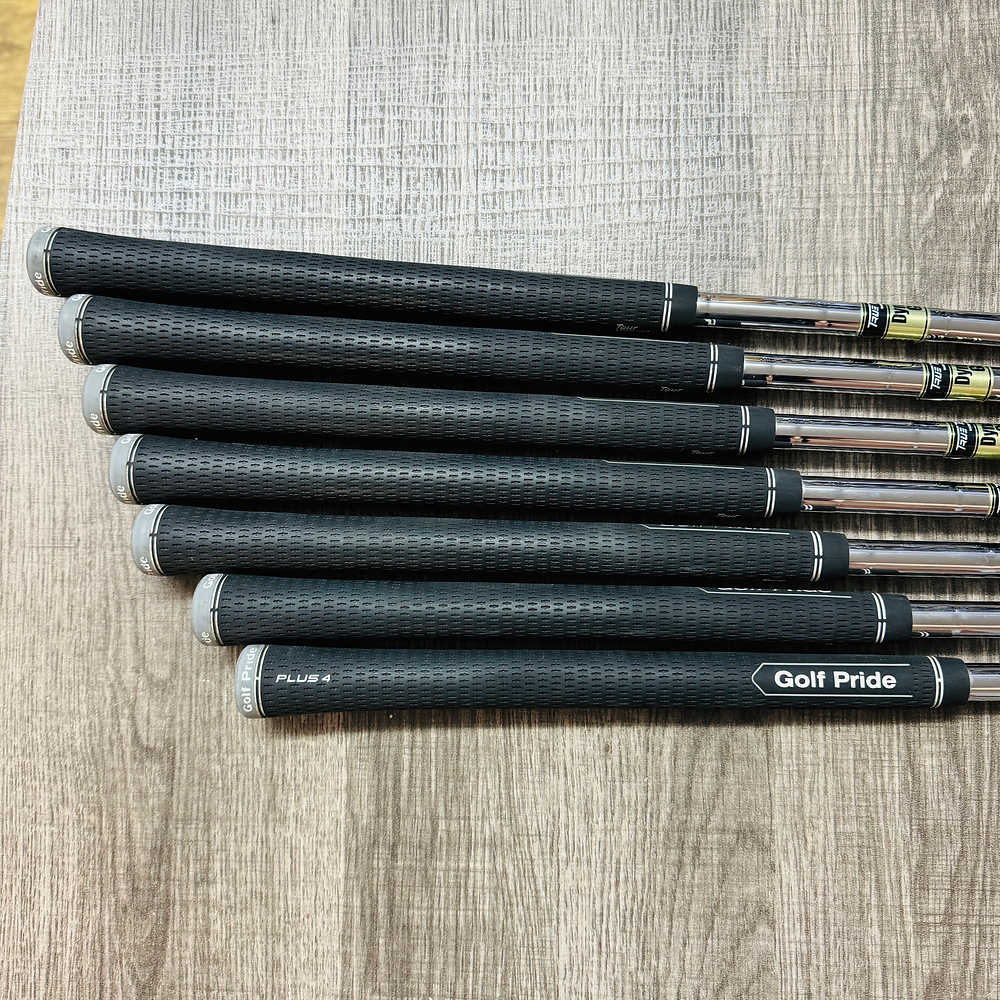 620 MB Iron Set 4-P / Dynamic Gold 130, Stiff