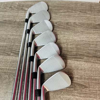 JPX 923 Tour Iron Set 4-P / Dynamic Gold Steel, Stiff