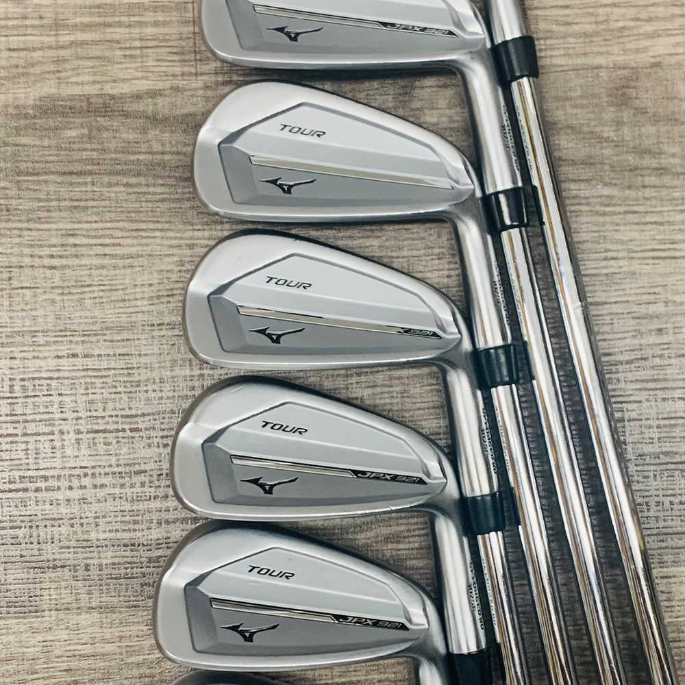 JPX 921 Tour Iron Set 4-P / NS Pro Steel, Regular