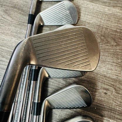 ZX7 MK II Black Iron Set 4-PW / Dynamic Gold Steel, X Stiff