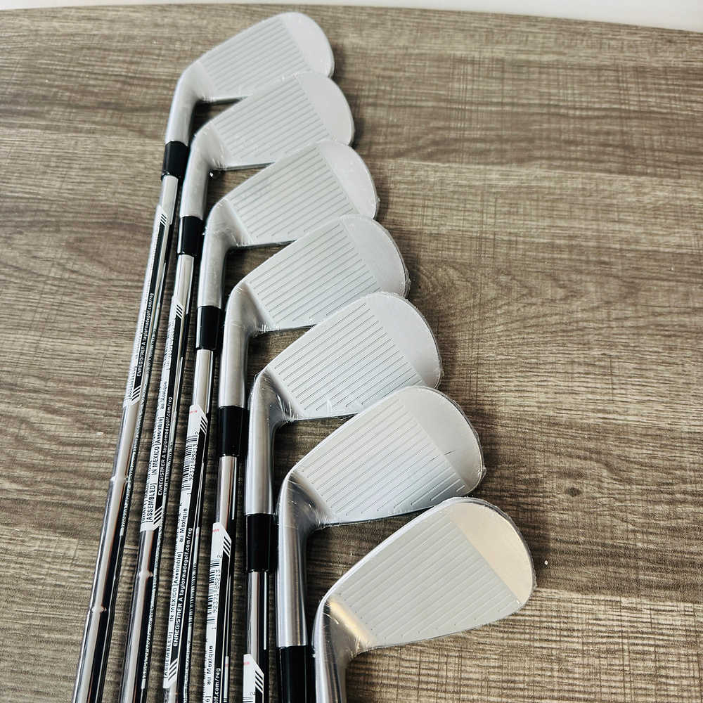2024 P7CB Iron Set 4-P / Dynamic Gold Mid S300 115, Stiff