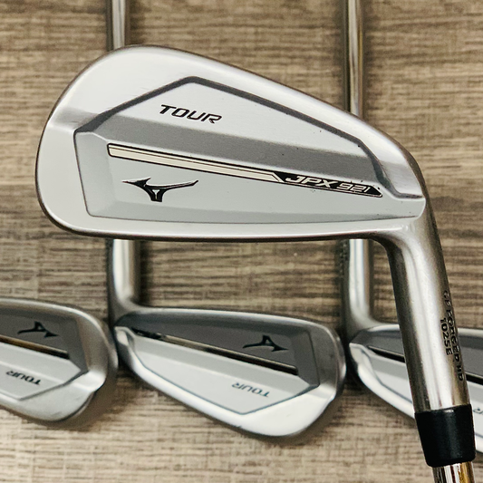 JPX 921 Tour Iron Set 4-P / NS Pro Steel, Regular
