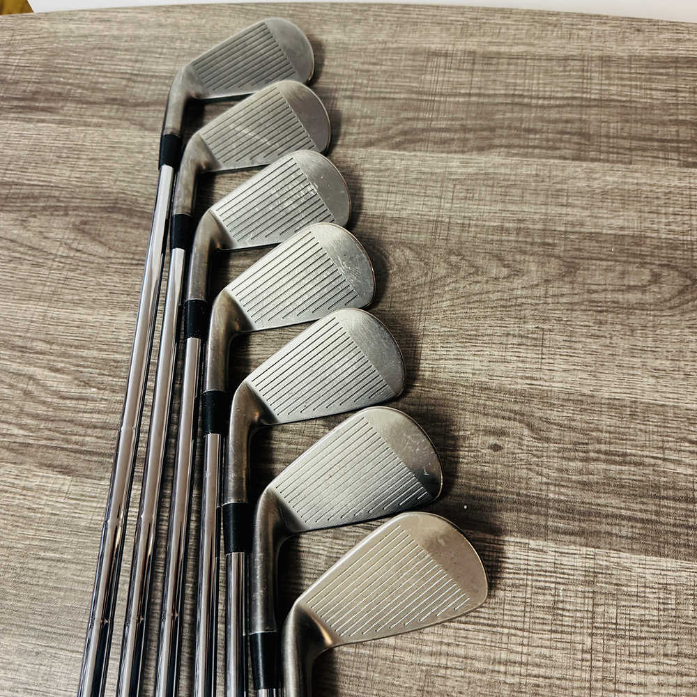 ZX7 MK II Black Iron Set 4-PW / Dynamic Gold Steel, X Stiff