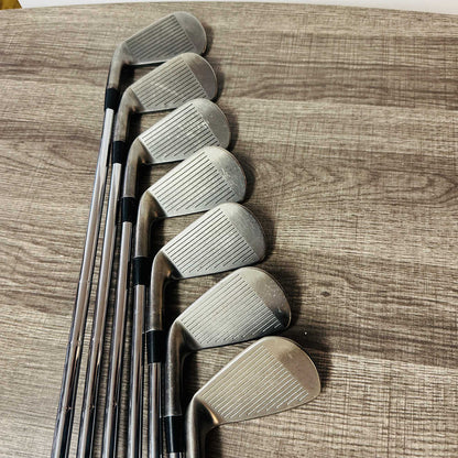 ZX7 MK II Black Iron Set 4-PW / Dynamic Gold Steel, X Stiff