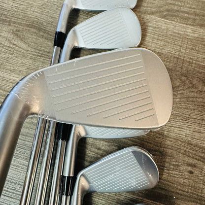 JPX 925 Hot Metal Pro Iron Set 4-P / Dynamic Gold a 105, Stif