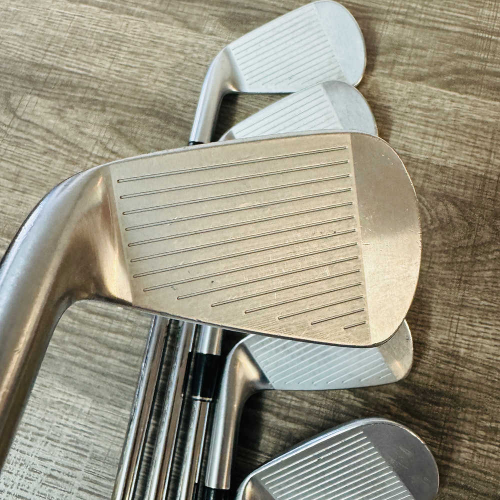 Z Forged Iron Set 5-P / NS Pro Modus3 120 Steel, X Stiff