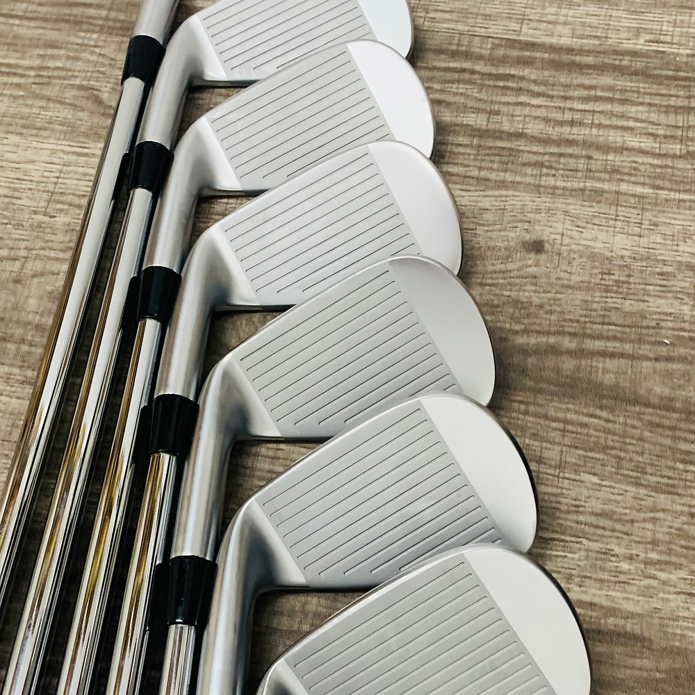 JPX 923 Tour Iron Set 4-P / Dynamic Gold Steel, Stiff