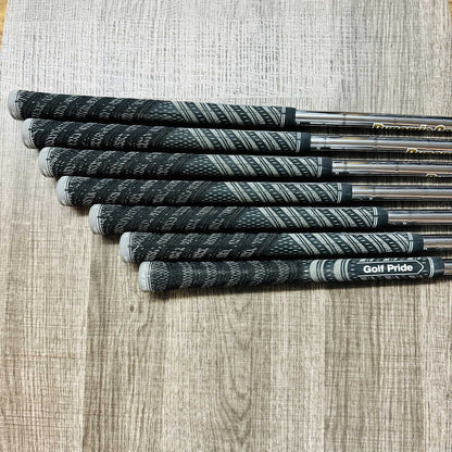 JPX 923 Tour Iron Set 4-P / Dynamic Gold Steel, Stiff