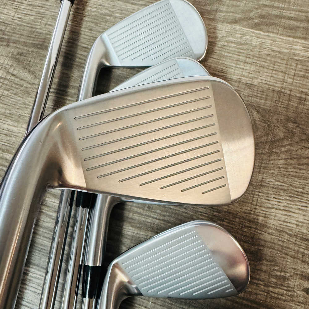 2024 Pro 245 Iron Set 5-GW / Dynamic Gold Mid Steel, Regular