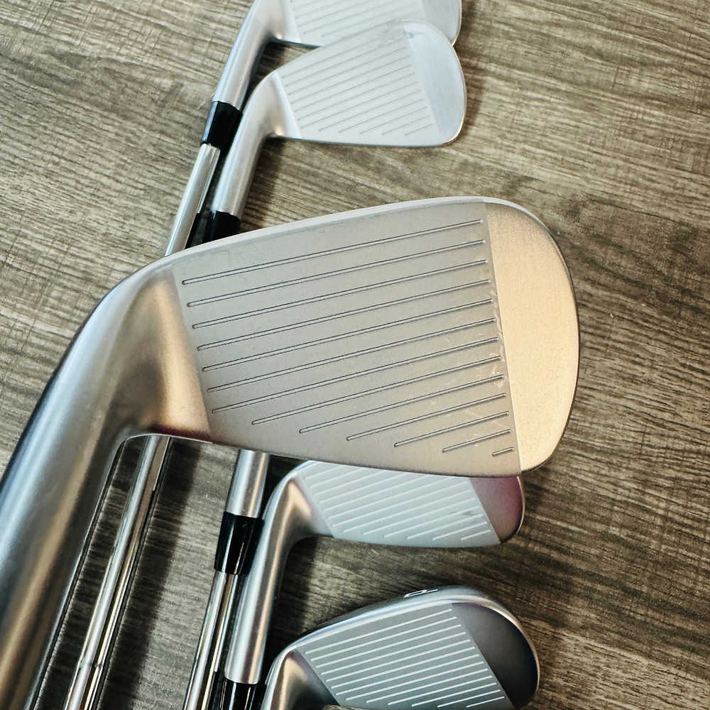 JPX 923 Tour Iron Set 5-G / Dynamic Gold Steel, X Stiff