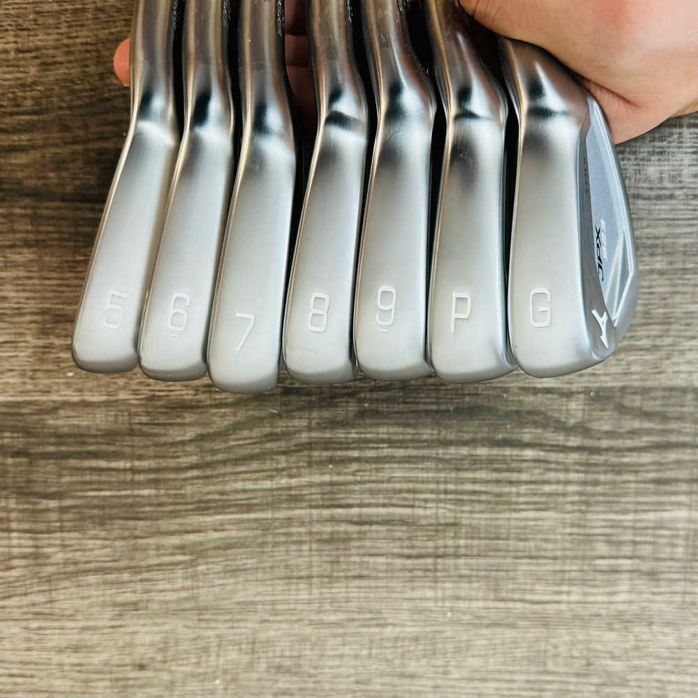 JPX 923 Tour Iron Set 5-G / Dynamic Gold Mid Steel, Stiff