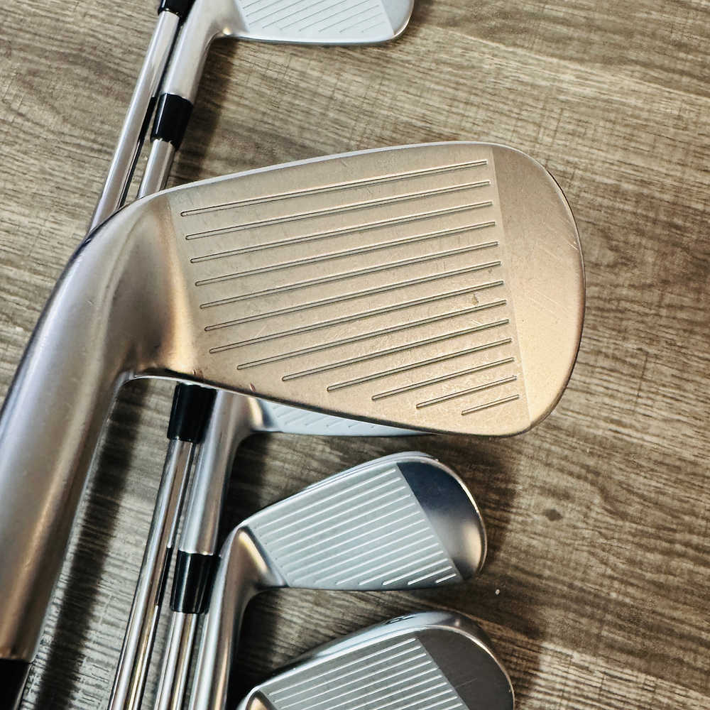 2024 Apex Pro Iron Set 4-PW / Dynamic Gold Mid Steel, X Stiff