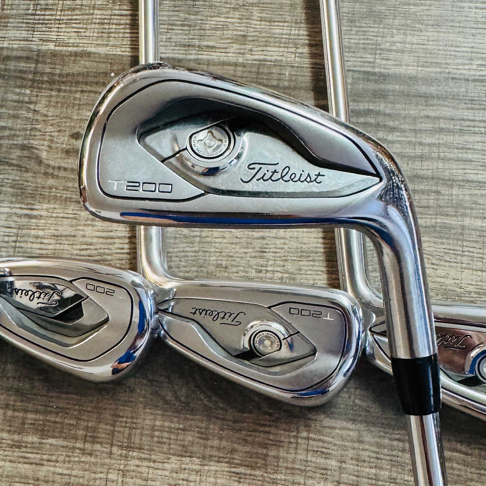 T200 Iron Set 4-P / AMT Black Steel, Stiff