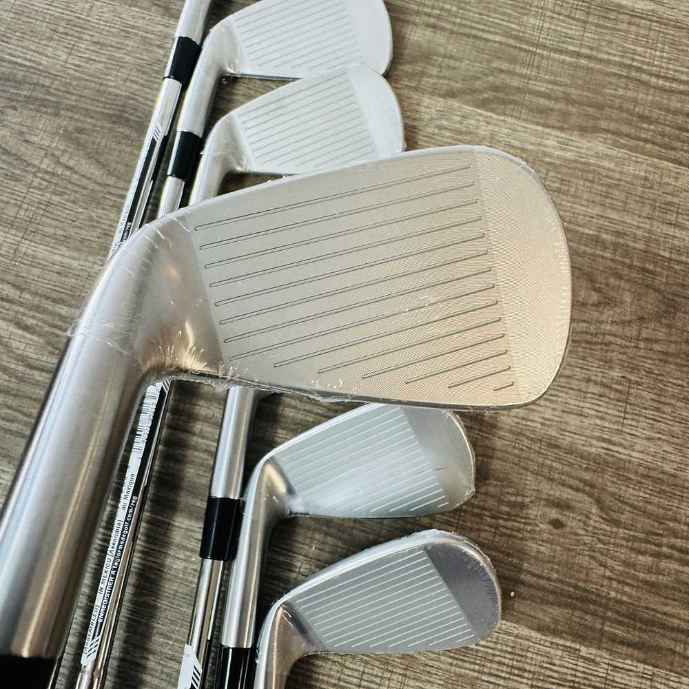 2024 P7CB Iron Set 4-P / Dynamic Gold Mid S300 115, Stiff