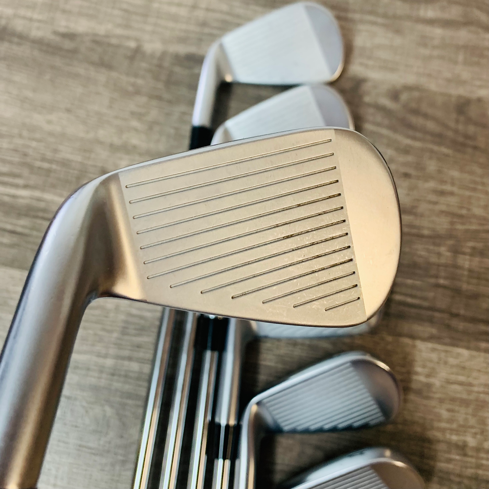 2024 Apex Pro Iron Set 5-A / AMT Black Steel, Stiff