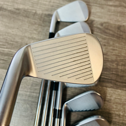 2024 Apex Pro Iron Set 5-A / AMT Black Steel, Stiff