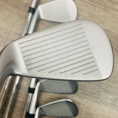 JPX 921 Tour Iron Set 4-P / NS Pro Steel, Regular