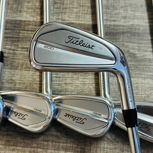 T200 2023 Iron Set 4-P / AMT Black 110 Steel, Regular