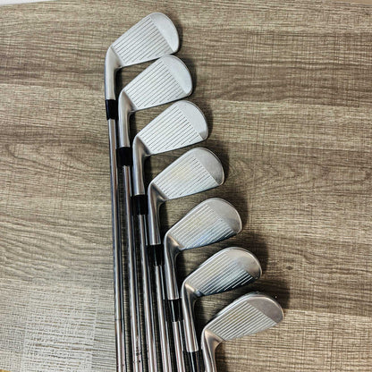 620 MB Iron Set 4-P / Dynamic Gold 130, Stiff