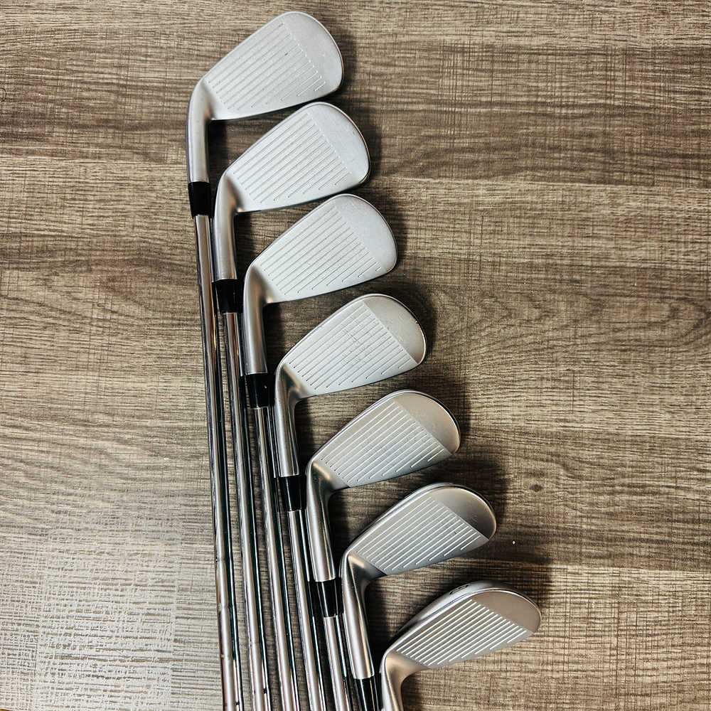 JPX 921 Hot Metal Pro / Forged Iron Set 5-GW / NS Pro, Stiff