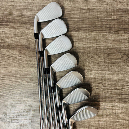 JPX 921 Hot Metal Pro / Forged Iron Set 5-GW / NS Pro, Stiff